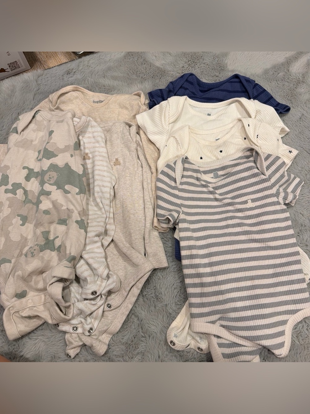 8 piece top Baby gap essentials Ribbed Onesie Set 12-24m